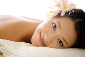 仕事帰りでも通うことができる整骨院